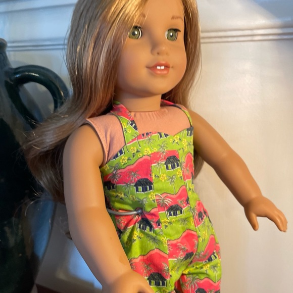 Retired Lea American Girl of Year 2016 - 18” Doll w Hawaiian Outfit - Picture 3 of 11